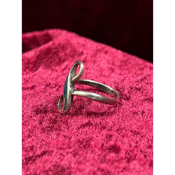 Vintage Jewelry - Infinity Ring - Sterling Silver - Inlaid Turquoise Chips - 5 - Picture 2 of 8